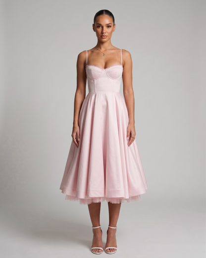 Ausgestelltes Abendkleid