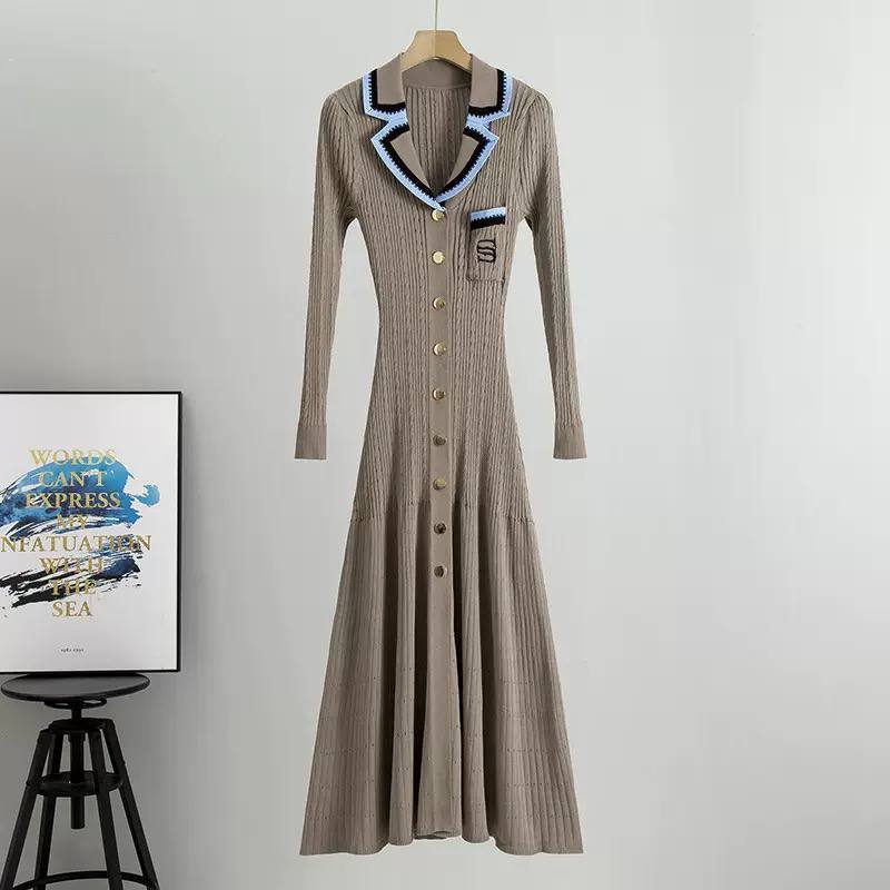 Strickkleid mit feinem Fall