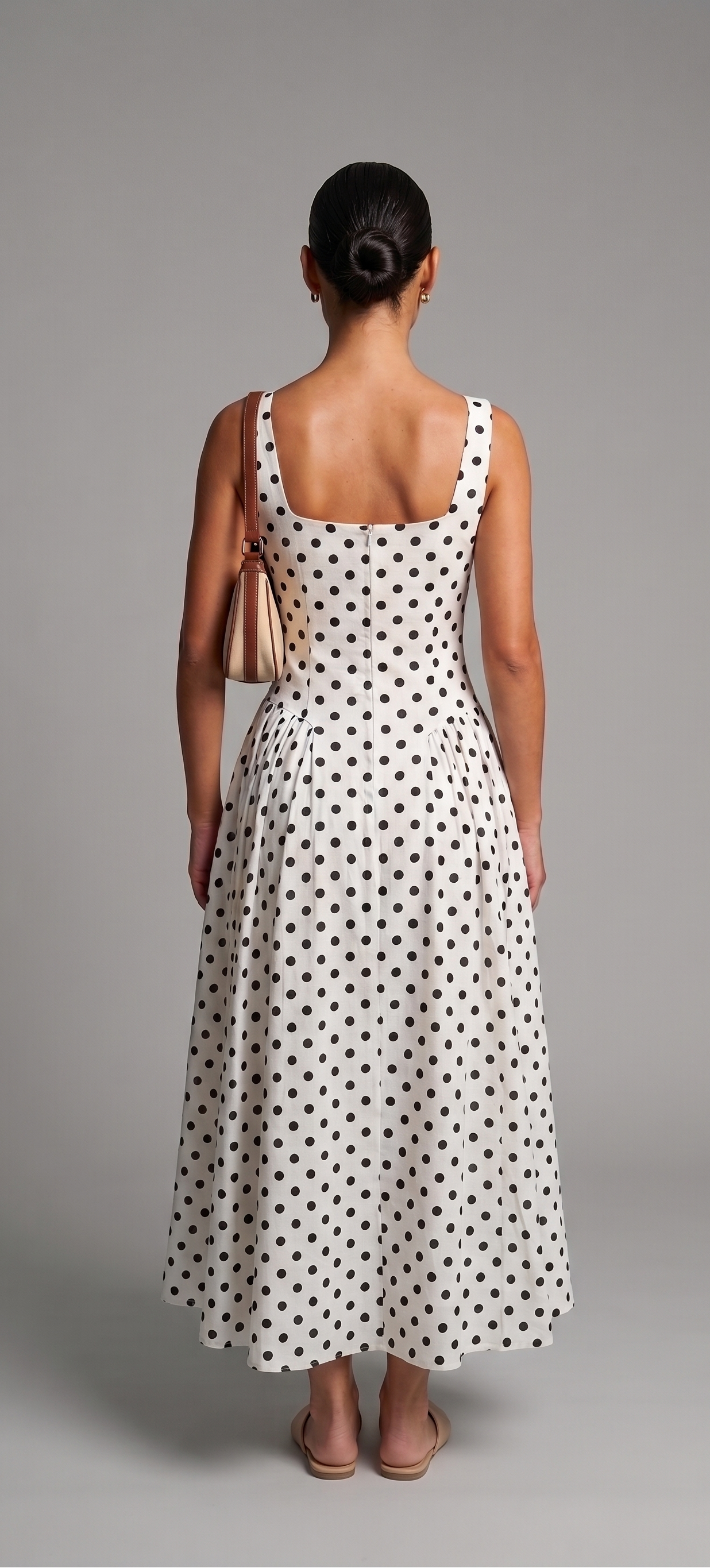 Gepunktetes Kleid