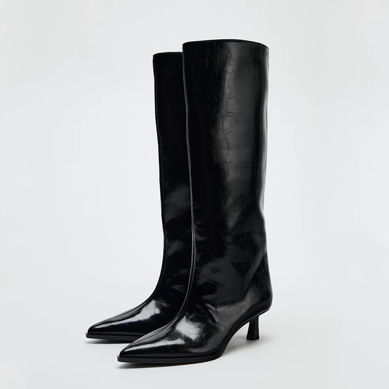 Stiefel mit Kitten Heel