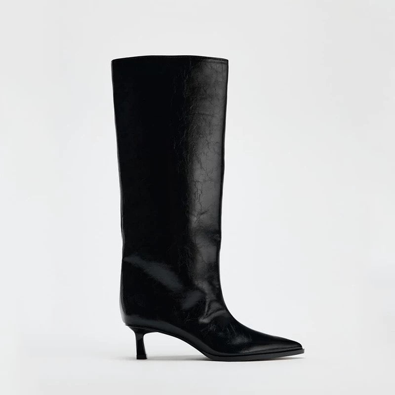 Stiefel mit Kitten Heel