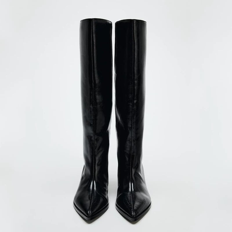 Stiefel mit Kitten Heel