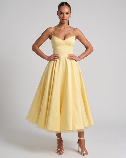 Ausgestelltes Abendkleid