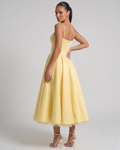 Ausgestelltes Abendkleid