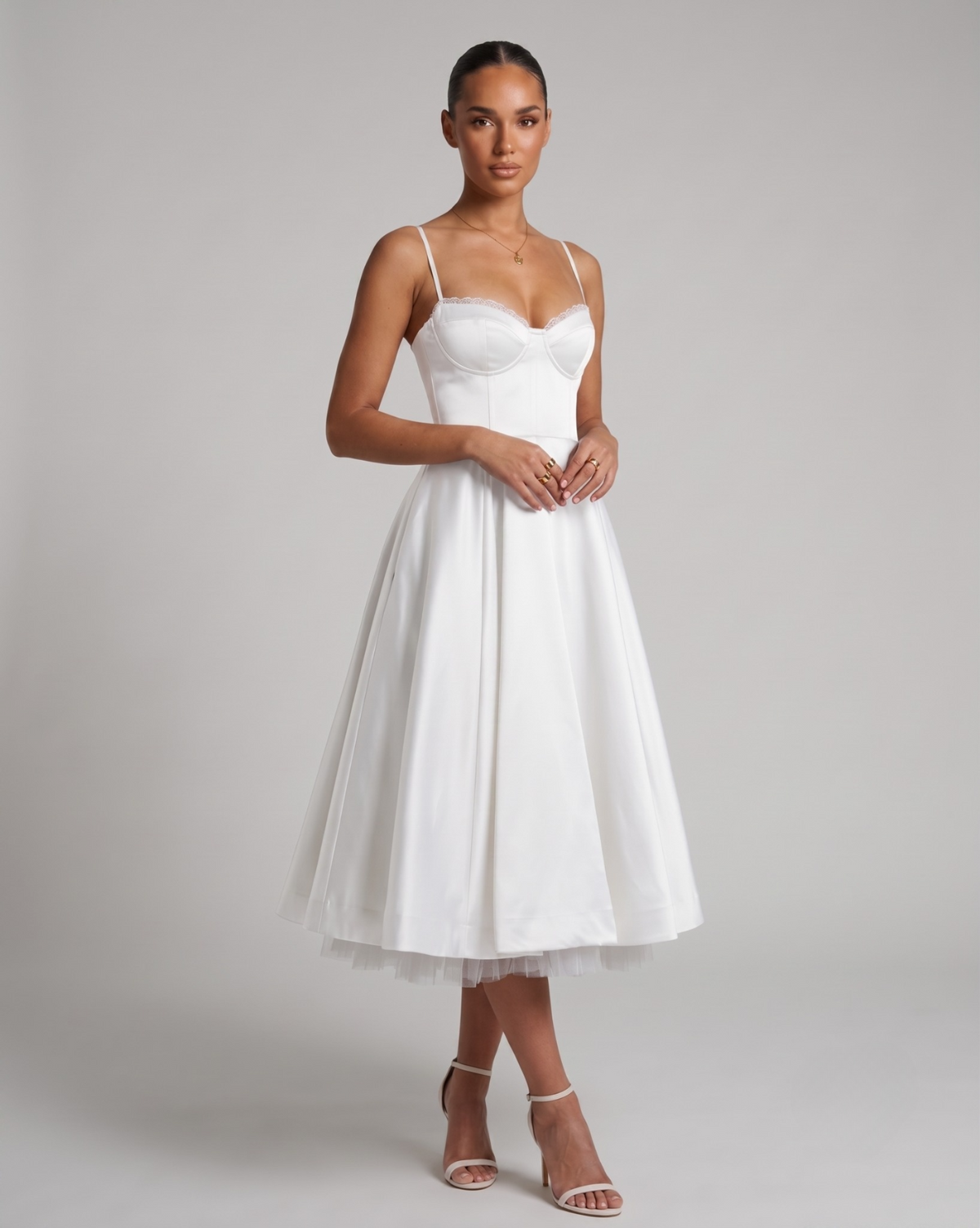 Ausgestelltes Abendkleid